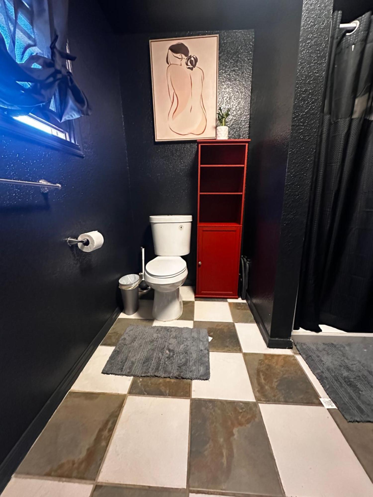 Chic Near Downtown With Coffee Bar * San Diego