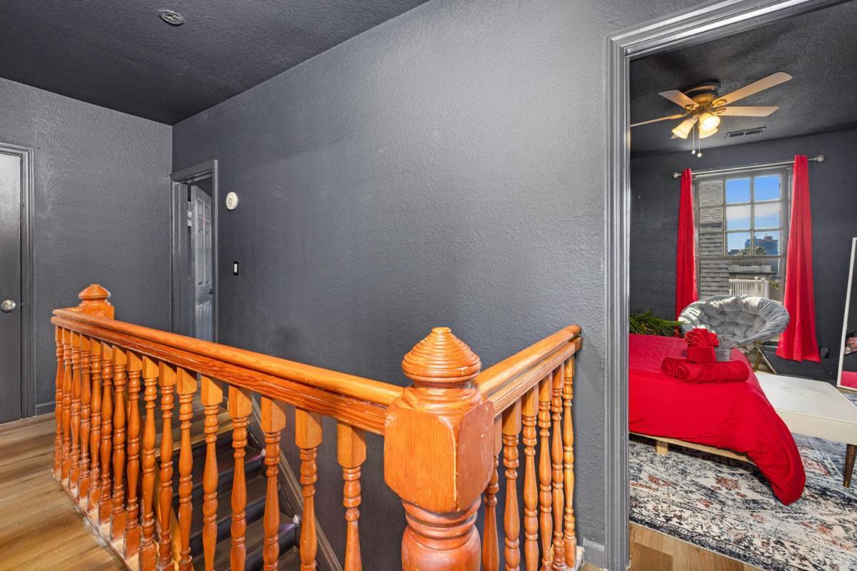 Homestay Chic Near Downtown With Coffee Bar *