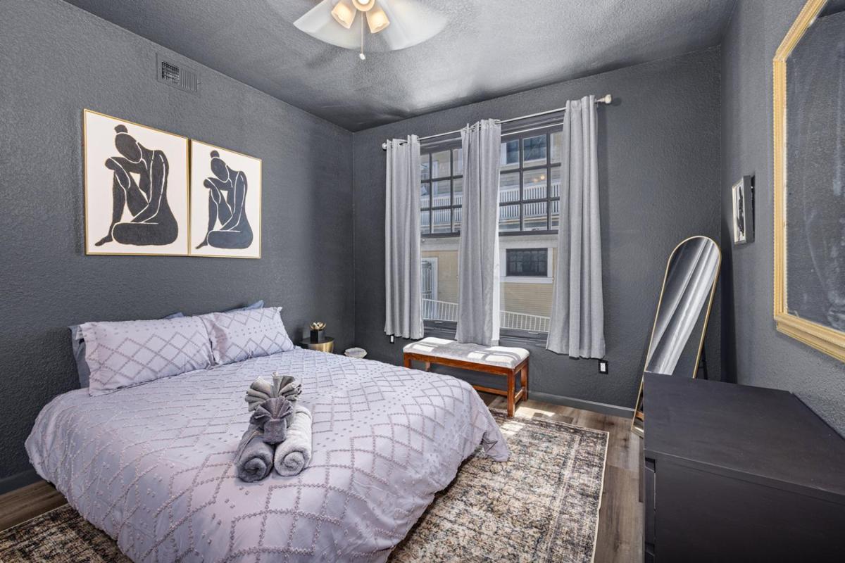 Homestay Chic Near Downtown With Coffee Bar
