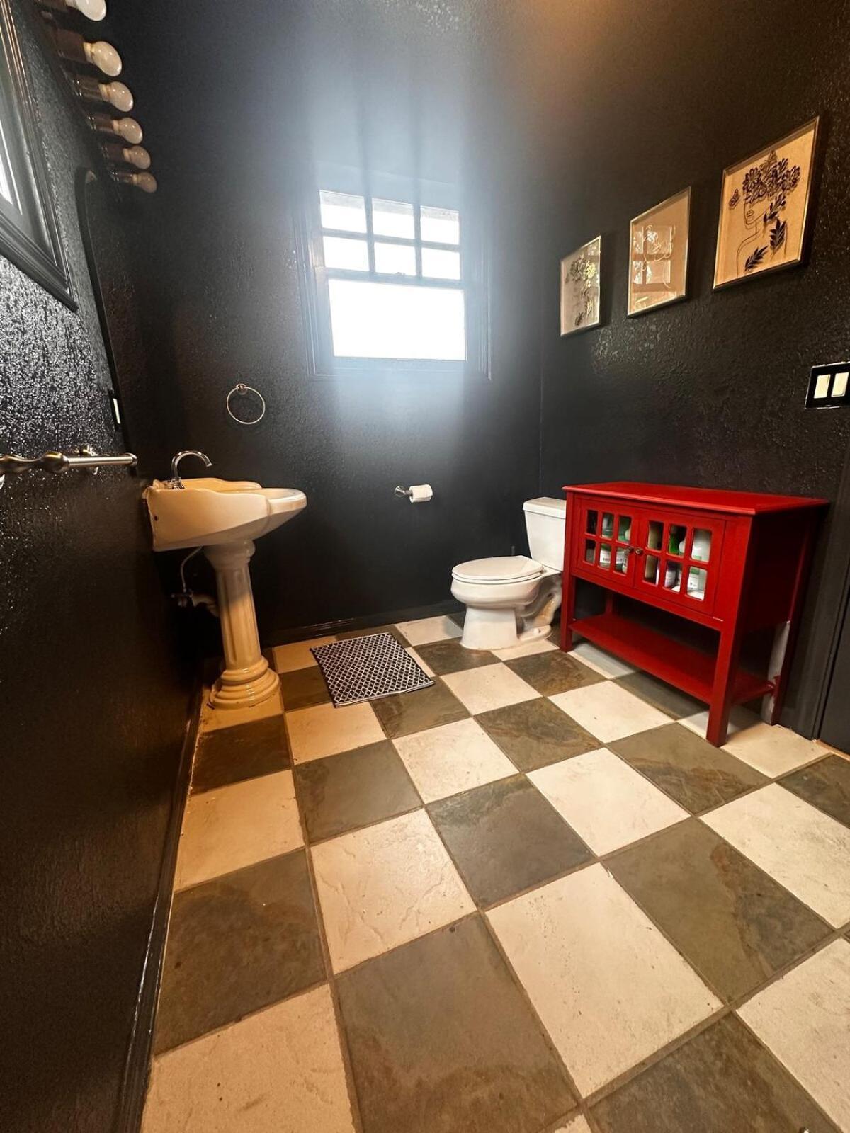 Chic Near Downtown With Coffee Bar * San Diego